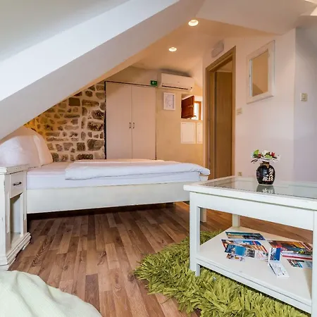 Historical Old Town Apartment