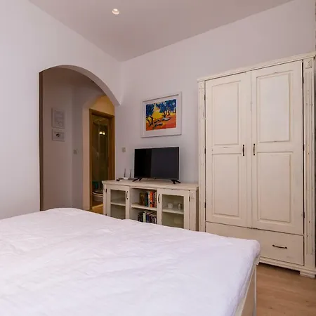 Historical Old Town Apartment