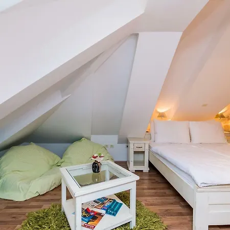 Historical Old Town Apartment